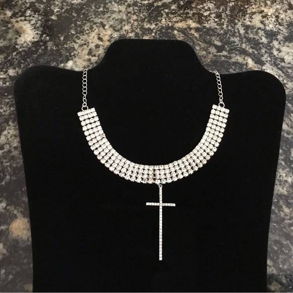 NWOT Rhinestone Cross Choker Necklace - Picture 2 of 2